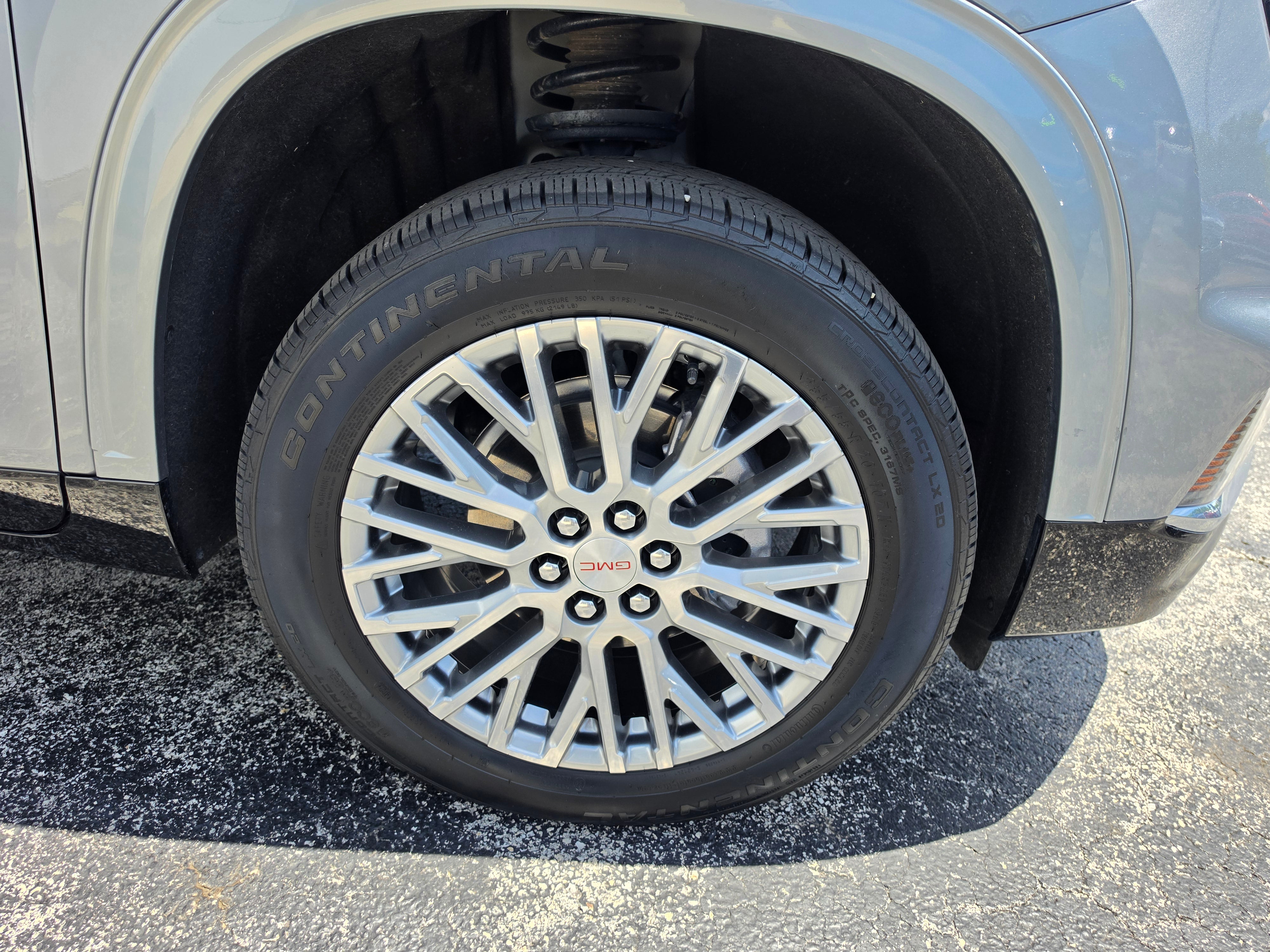 2025 GMC Acadia Denali