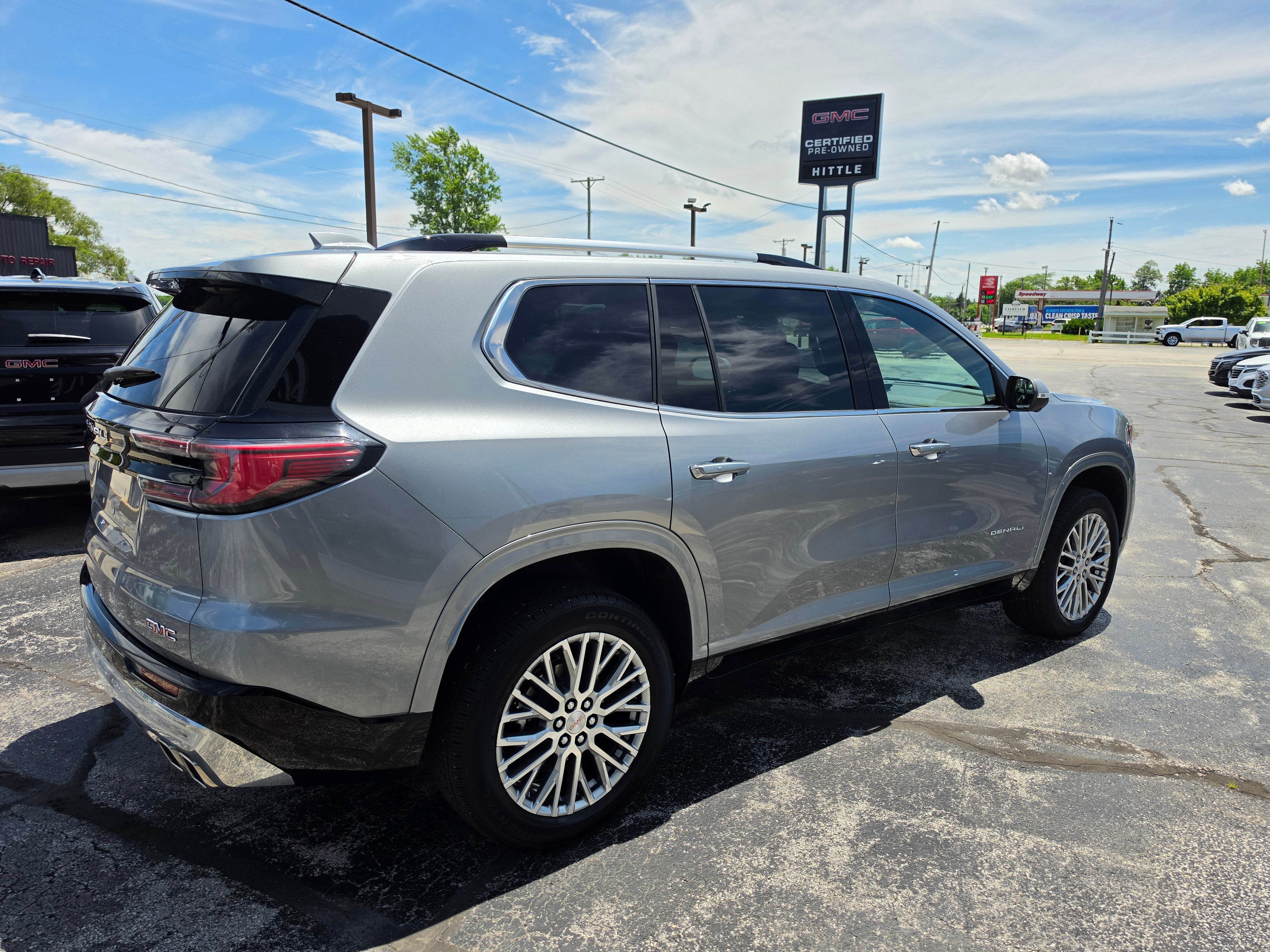 2025 GMC Acadia Denali