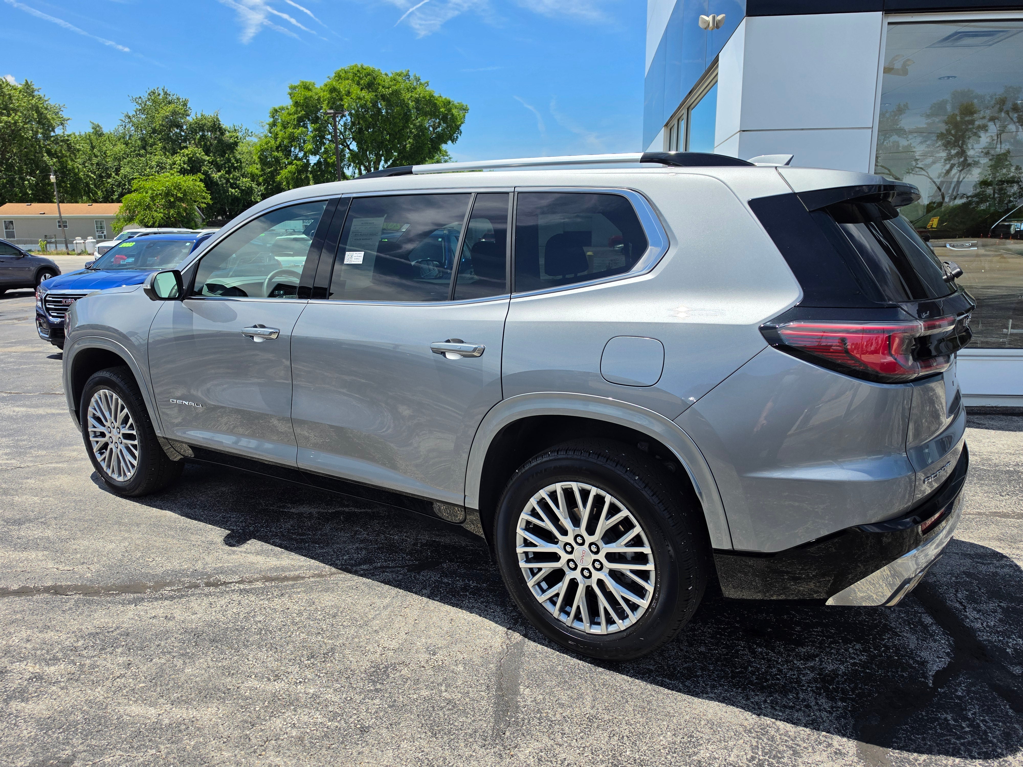 2025 GMC Acadia Denali