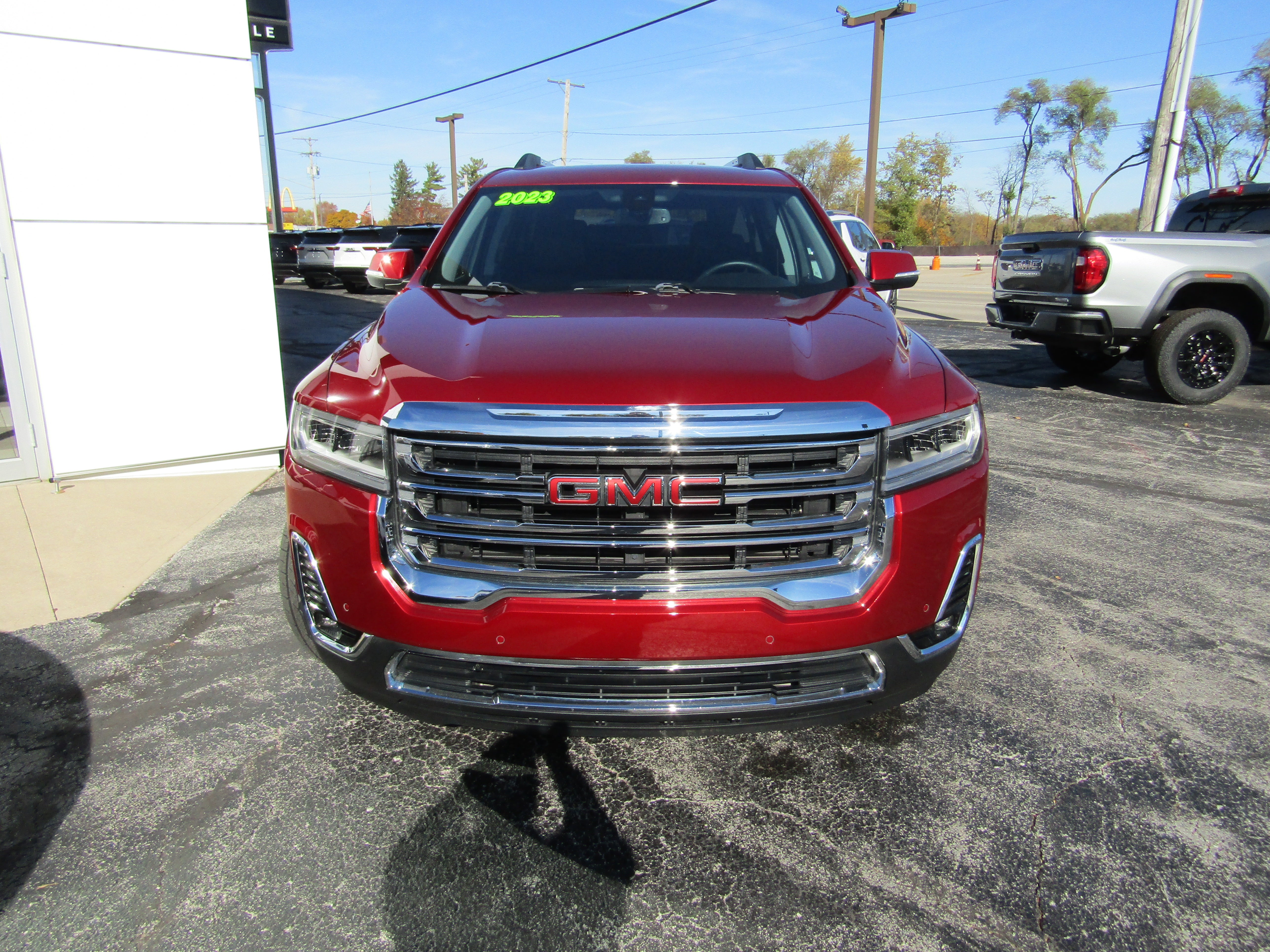 2023 GMC Acadia SLT