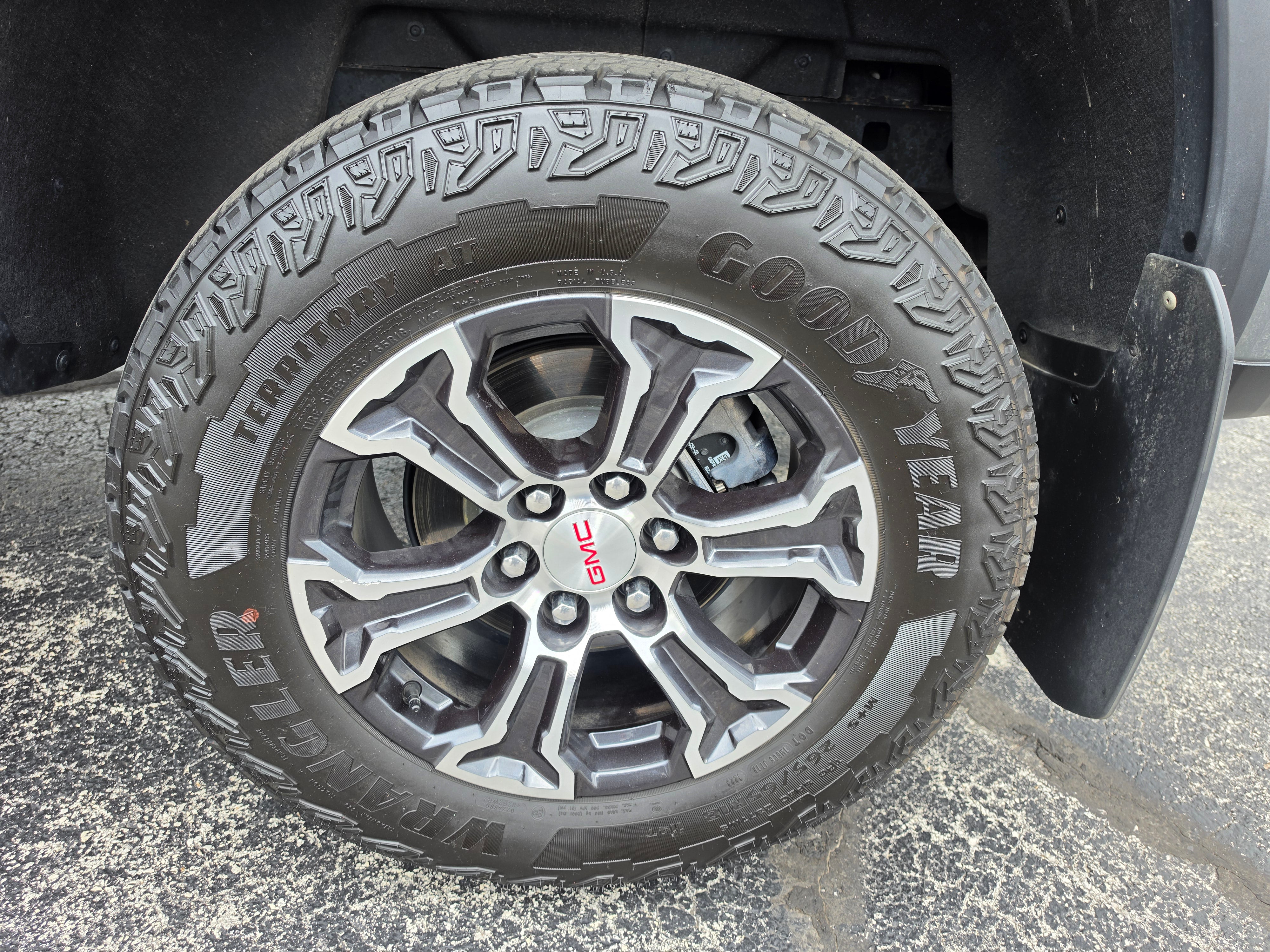 2023 GMC Canyon AT4