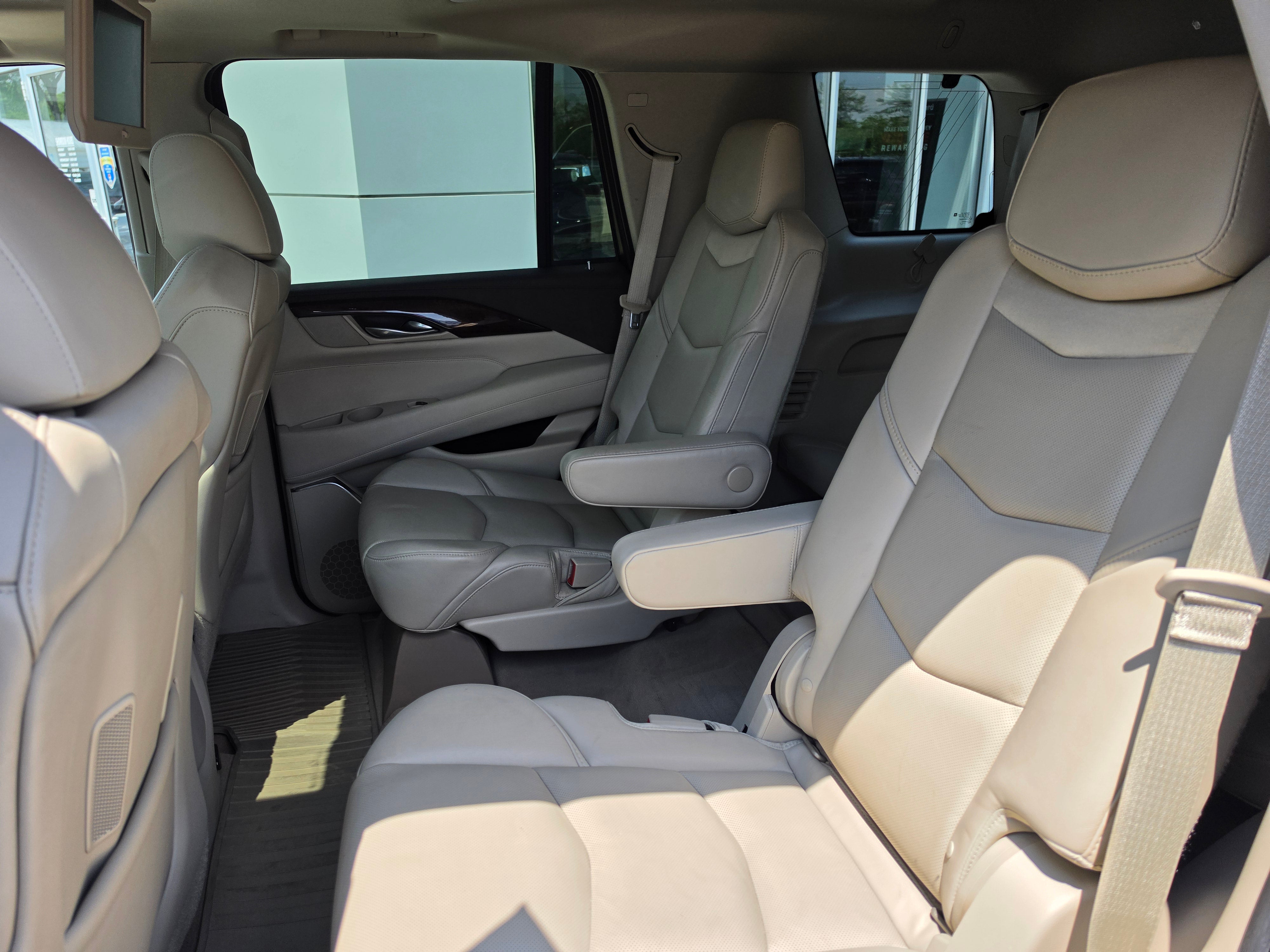 2015 Cadillac Escalade Luxury