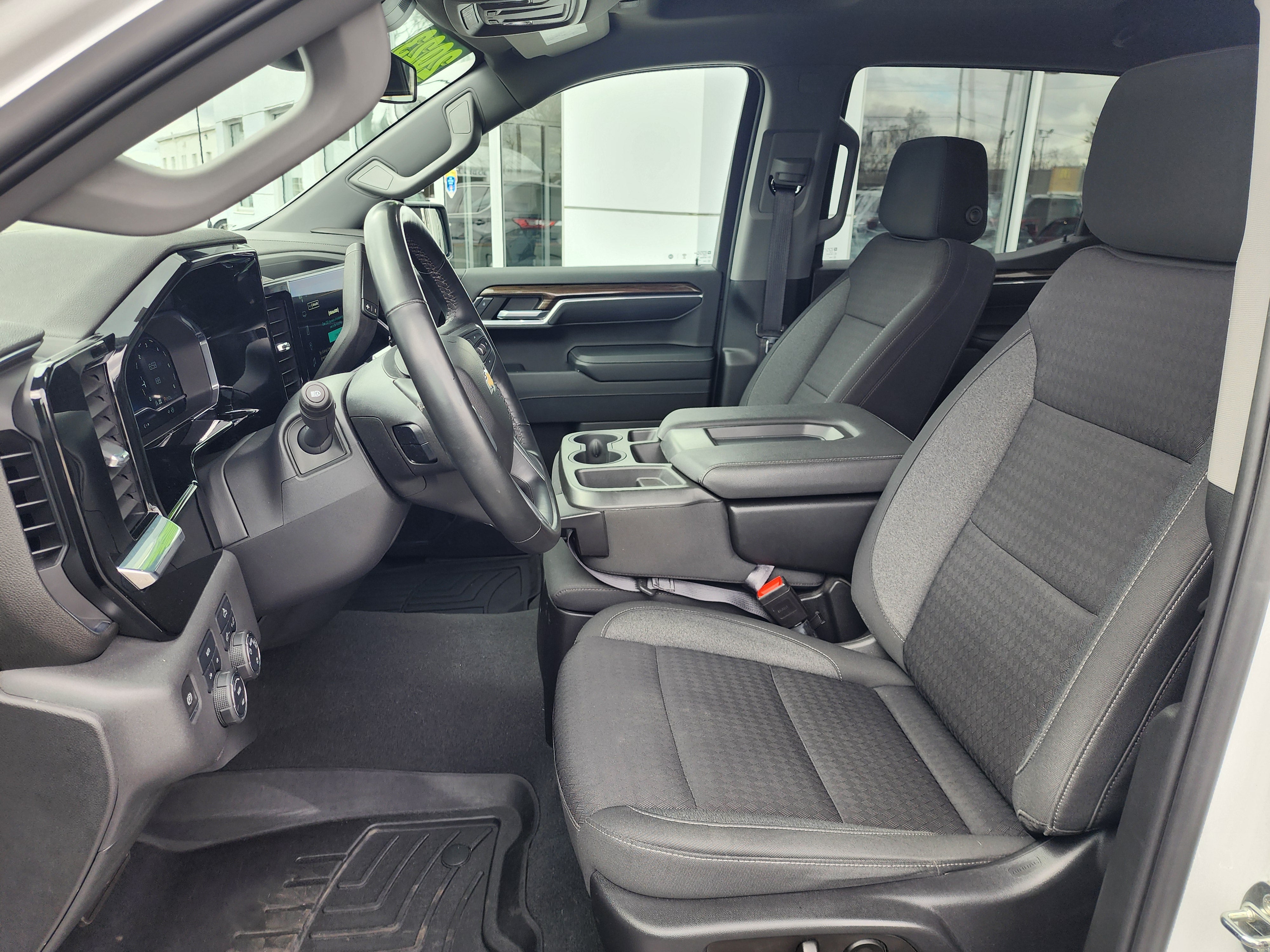 2023 Chevrolet Silverado 1500 LT (2FL)