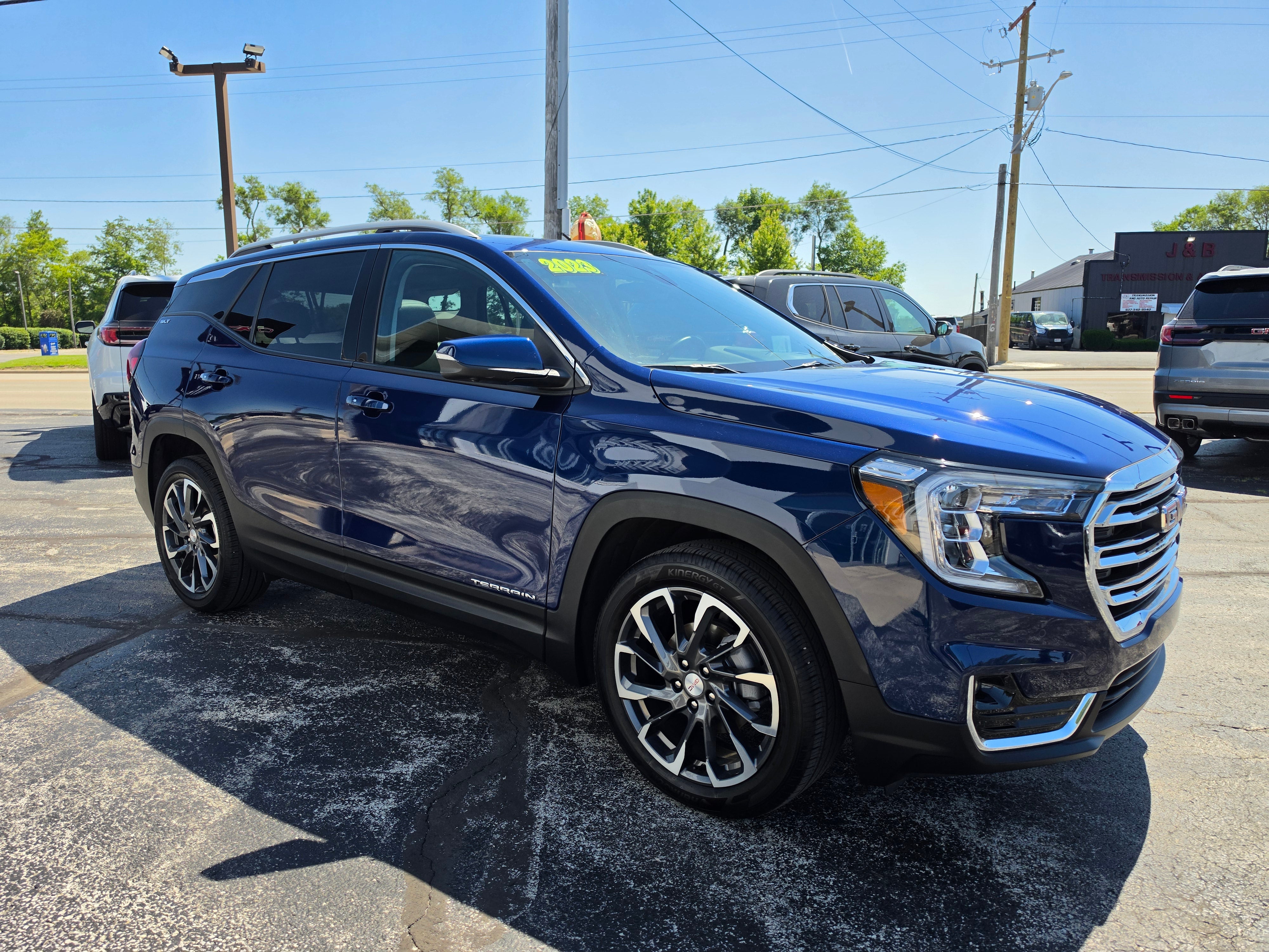 2023 GMC Terrain SLT