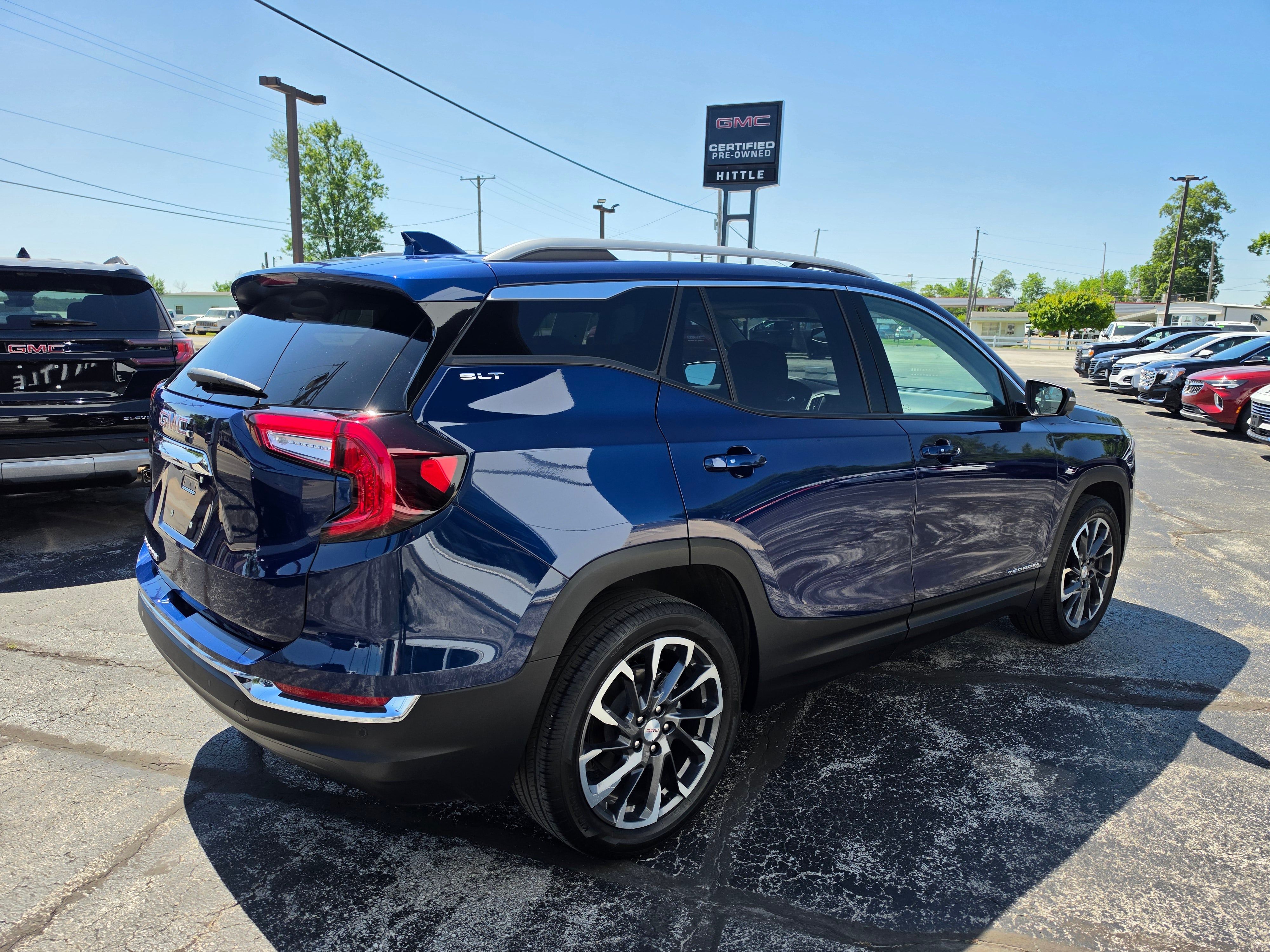 2023 GMC Terrain SLT