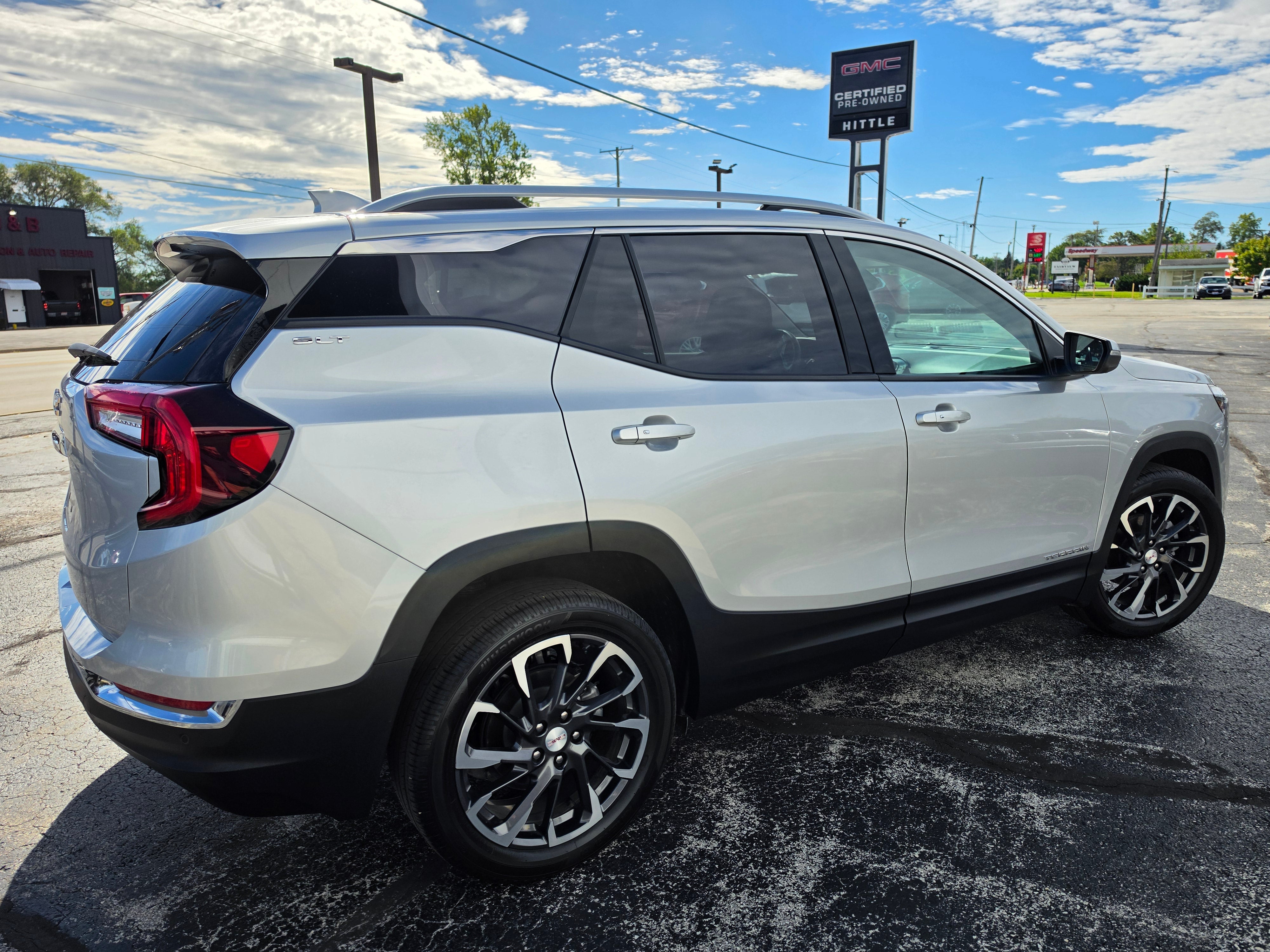 2022 GMC Terrain SLT