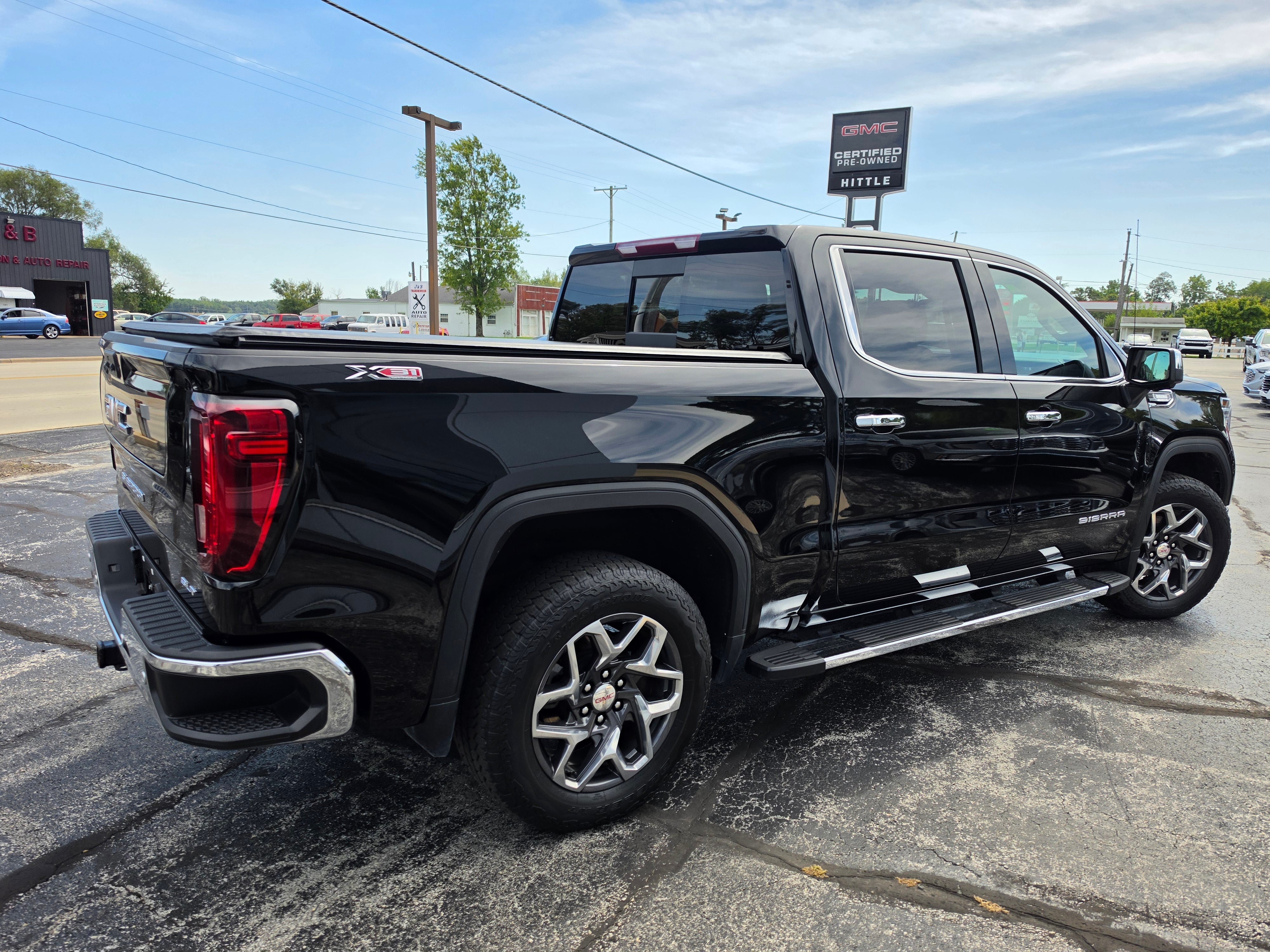 2024 GMC Sierra 1500 SLT