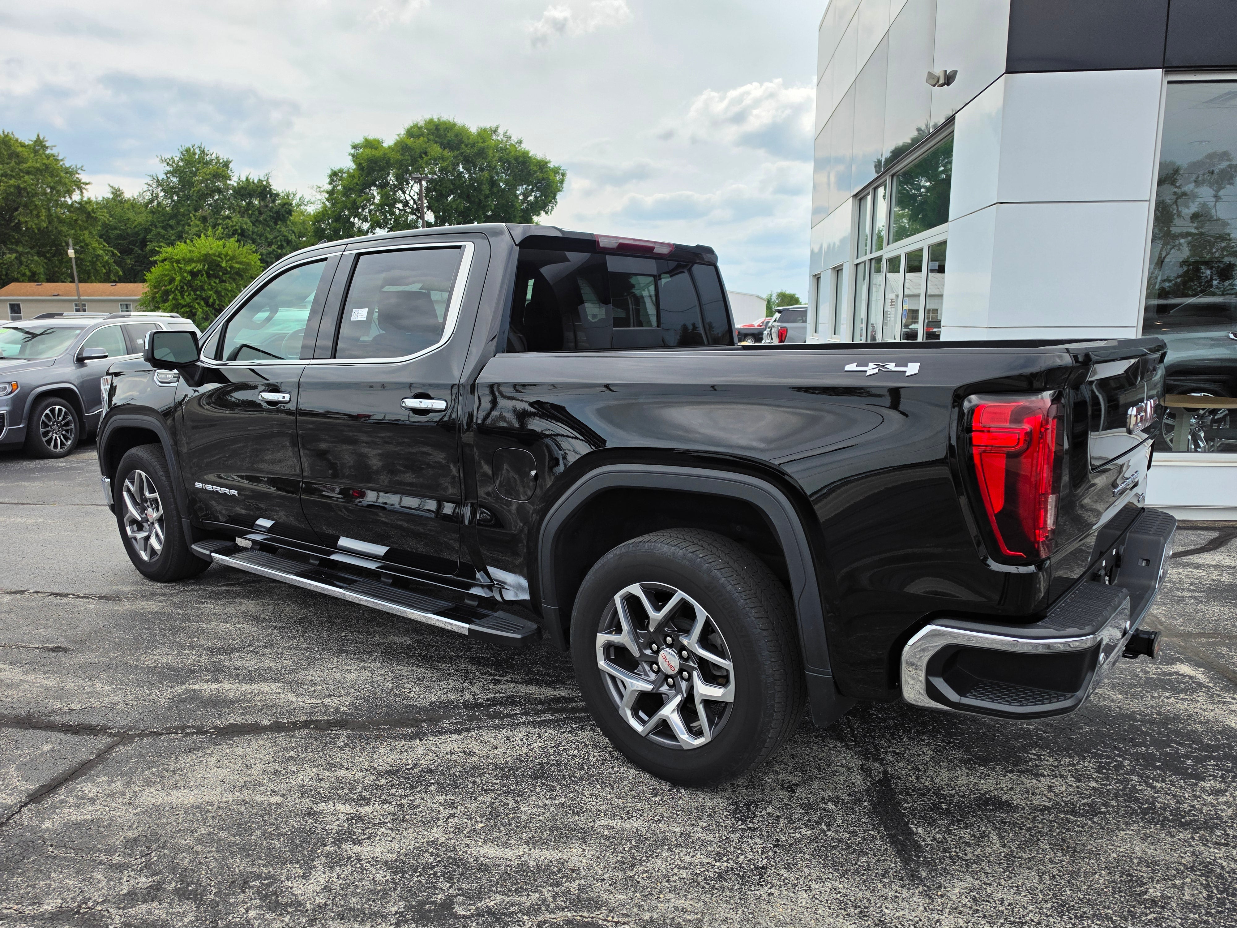 2023 GMC Sierra 1500 SLT