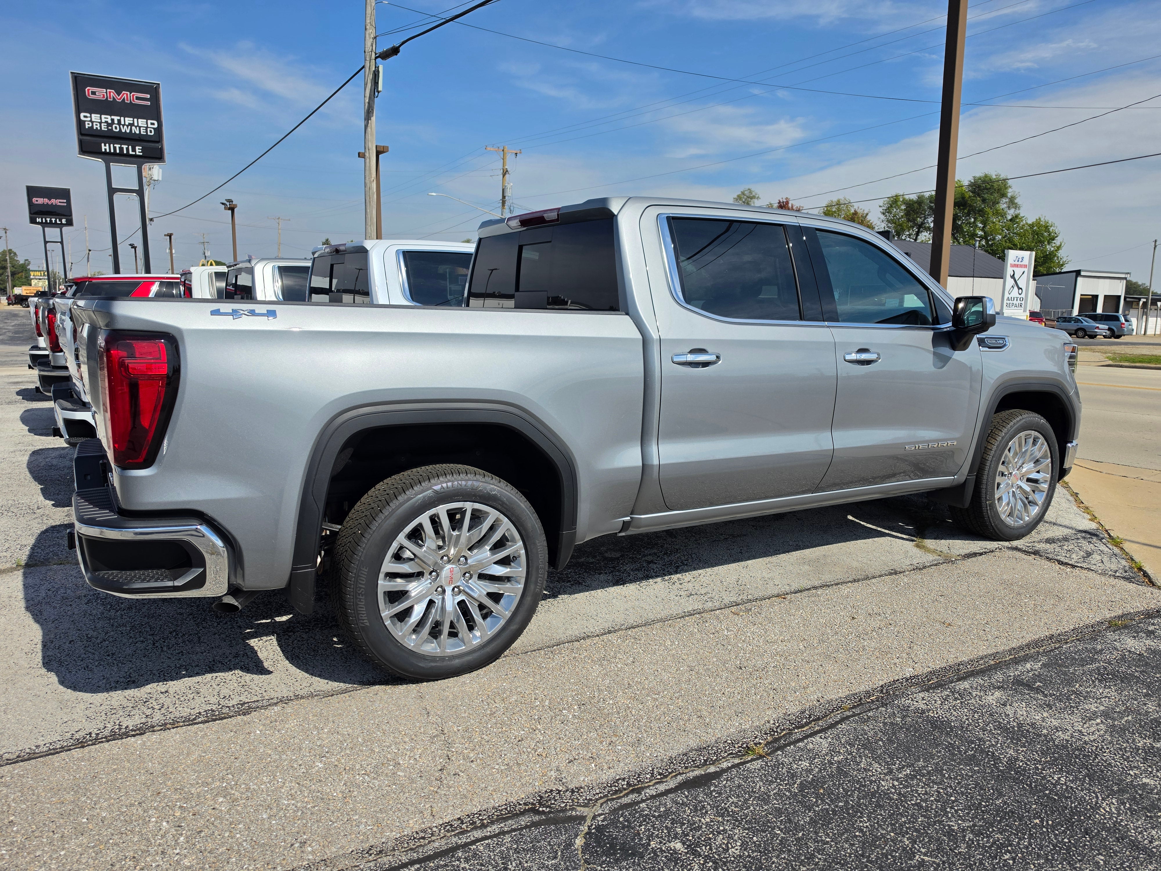 2026 GMC Sierra 1500 SLT
