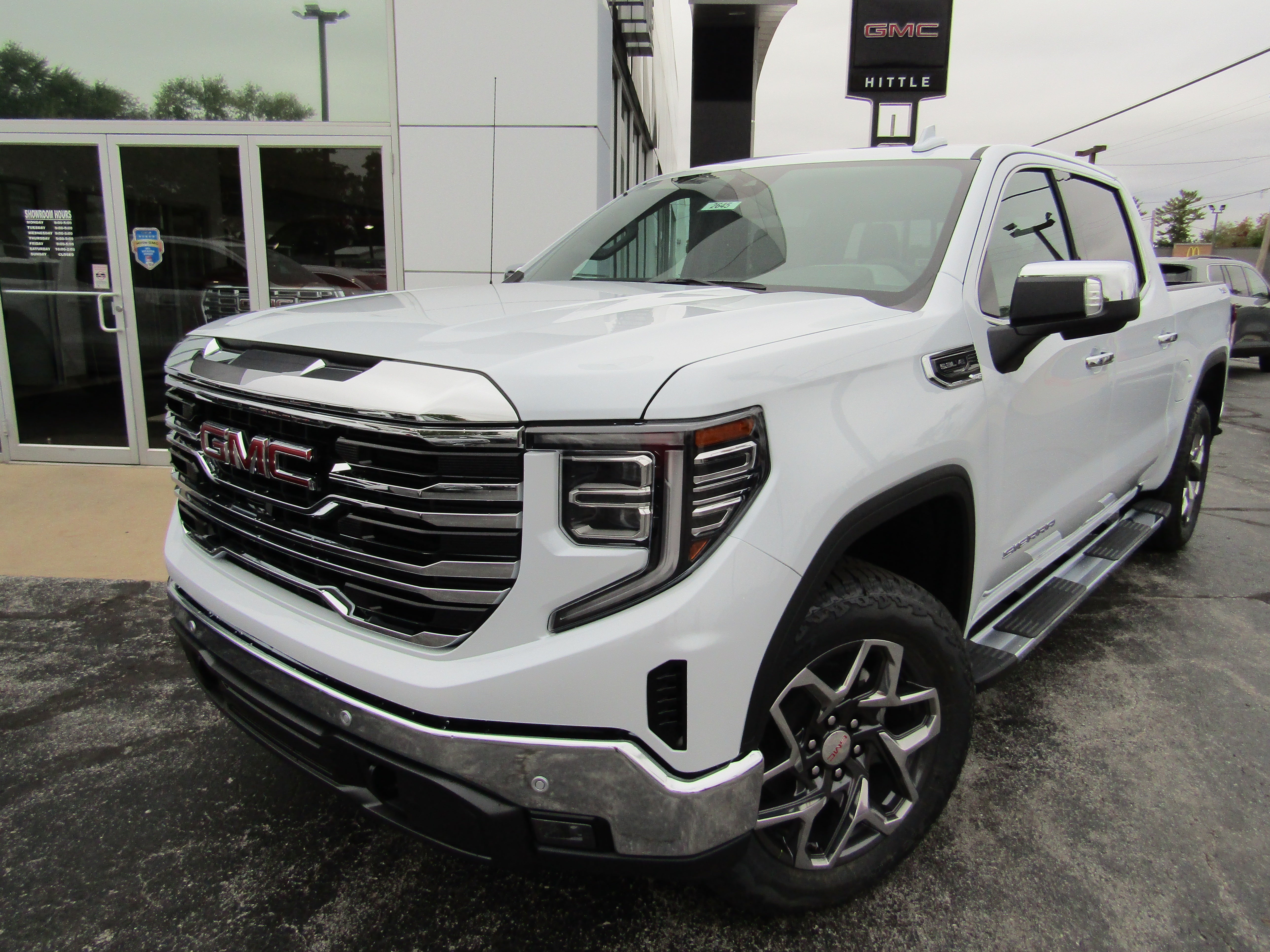 2026 GMC Sierra 1500 SLT
